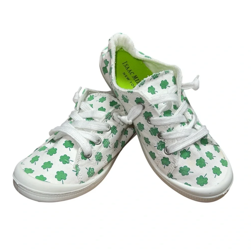 Isaac Mizrahi Women’s White Canvas Sneakers with‎ Green Clover Design size 6.5